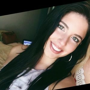 Meet your Posher, Briana